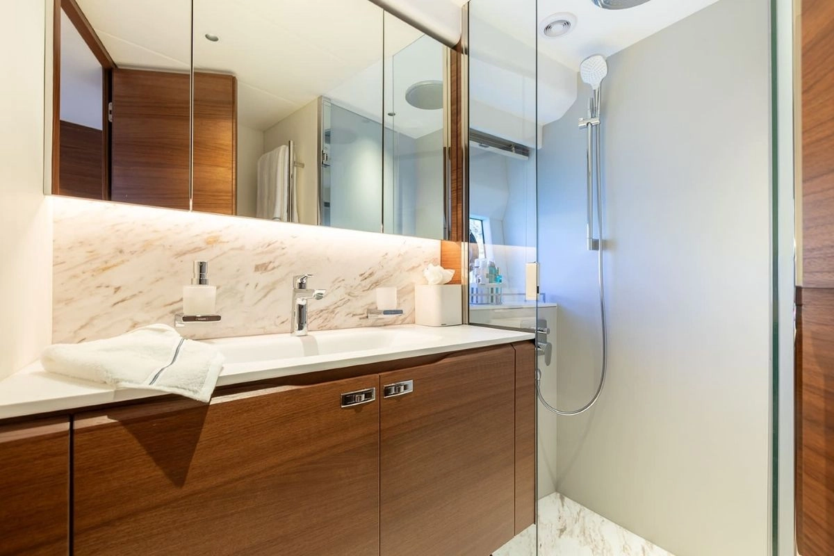 Charter yacht Princess Y72 Prince of Peace bathroom