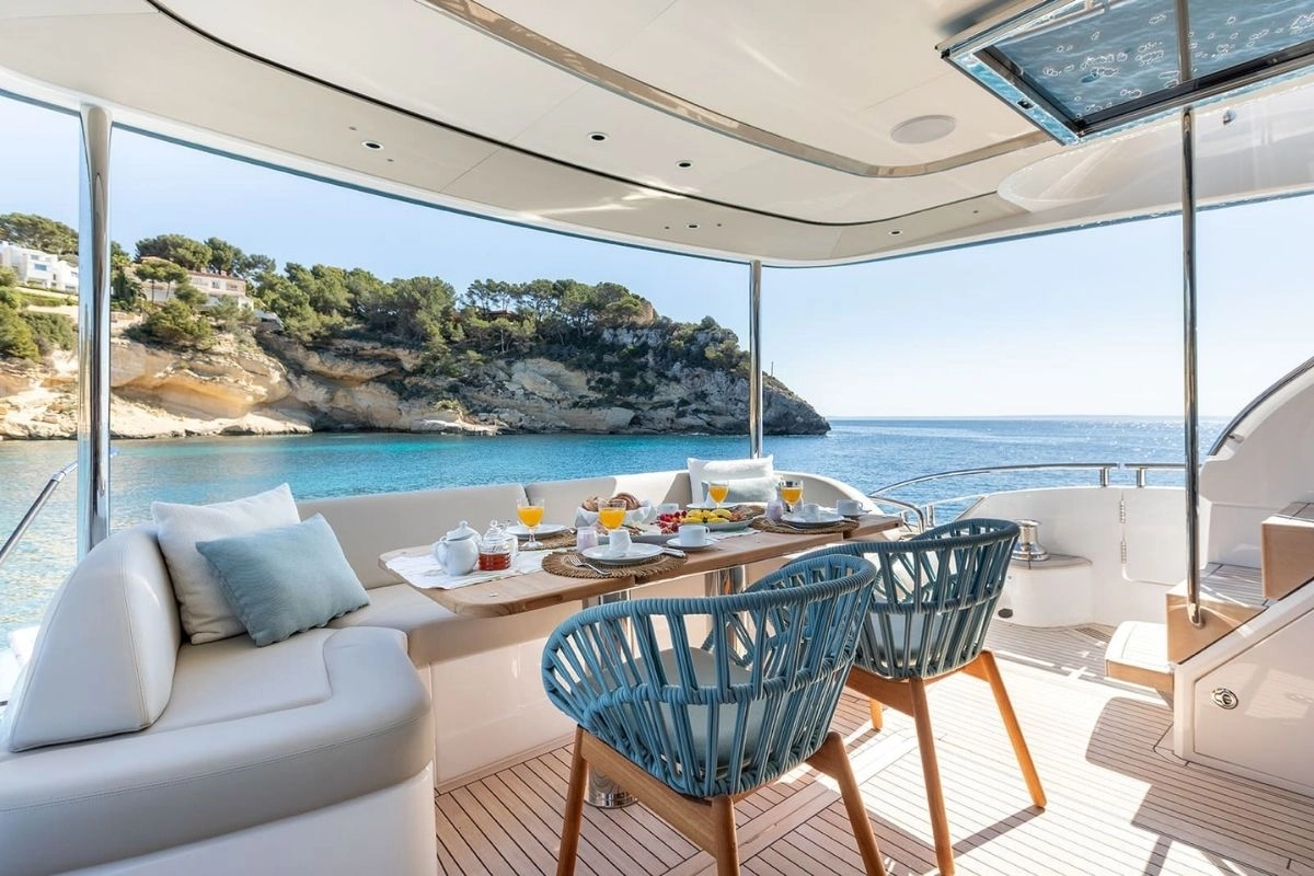 Charter yacht Princess Y72 Prince of Peace breakfast