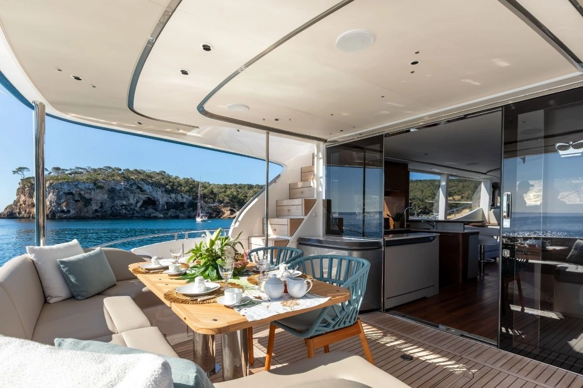 Charter yacht Princess Y72 Prince of Peace dining stern