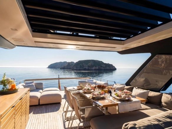 Sanlorenzo SX78 Aura I flybridge