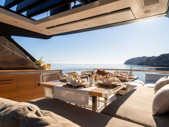 Sanlorenzo SX78 Aura I flybridge