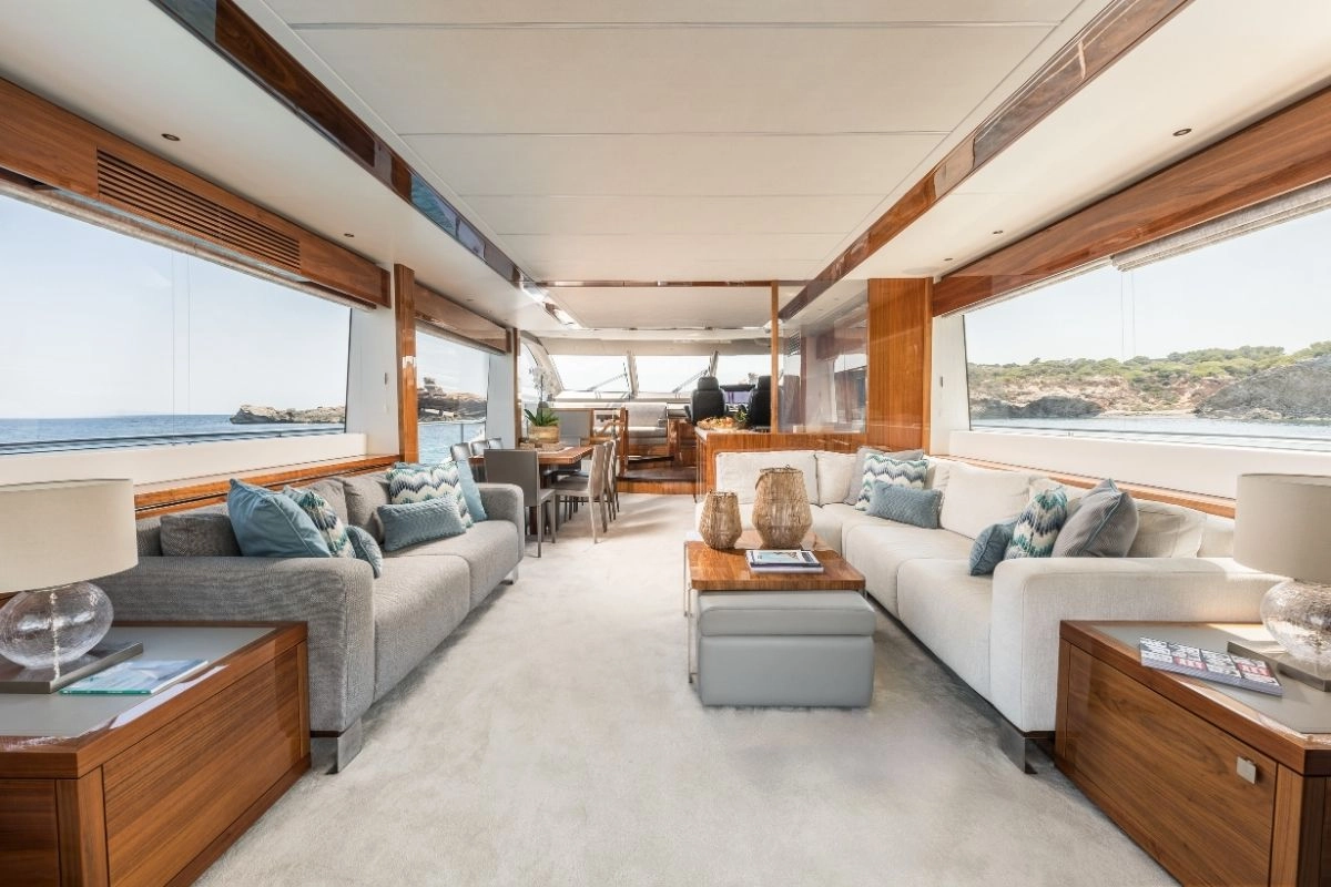 Sunseeker 76 Saahsa salon