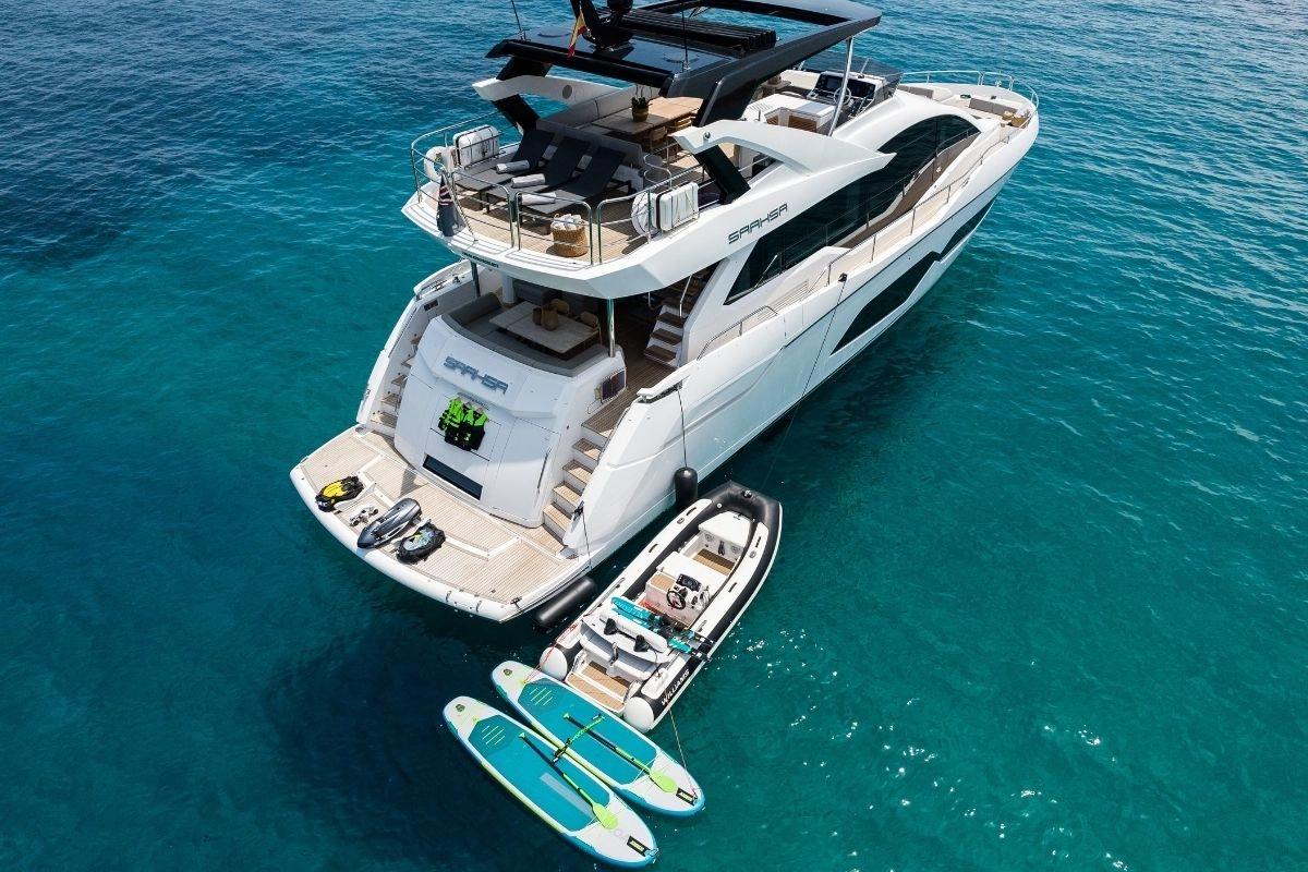 Sunseeker 76 Saahsa water toys