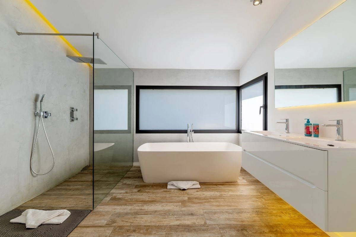 Villa Cala Portals bathroom