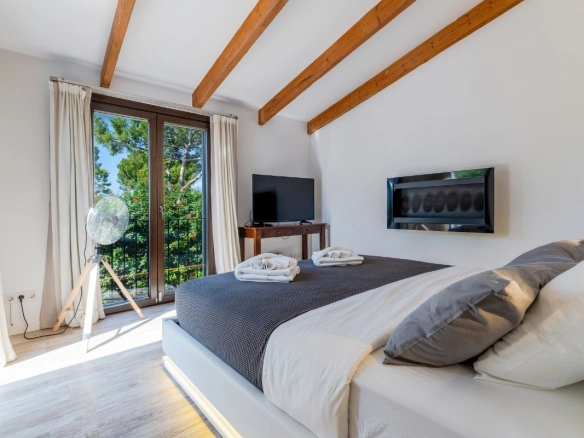 Villa Cala Portals guest bedroom