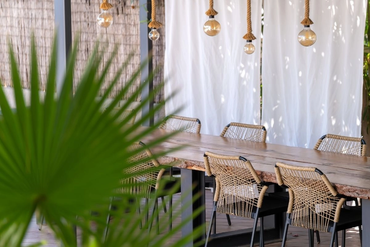 Villa Cala Portals exterior dining area