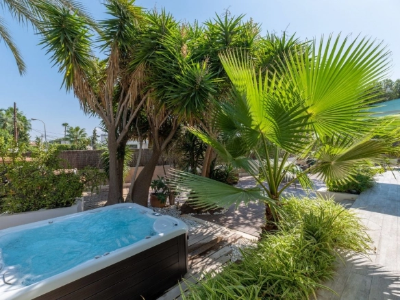 Villa Cala Portals jacuzzi