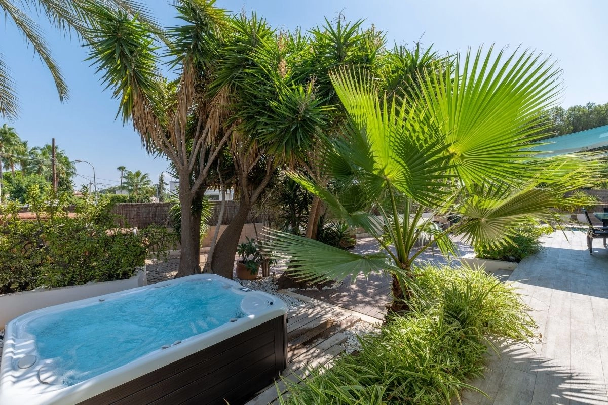 Villa Cala Portals jacuzzi