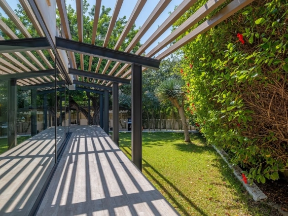 Villa Cala Portals garden