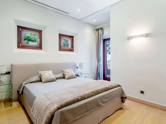 Villa Coral guest bedroom