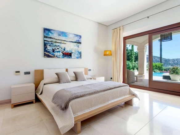 Villa Coral guest bedroom