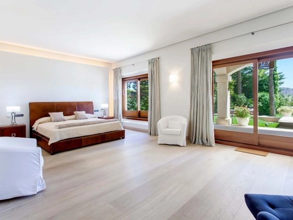 Villa Coral guest bedroom