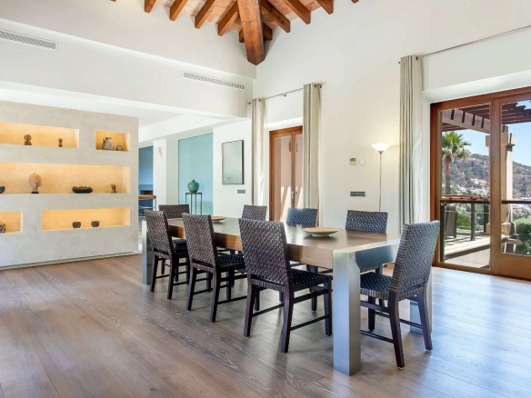 Villa Coral interior dining area