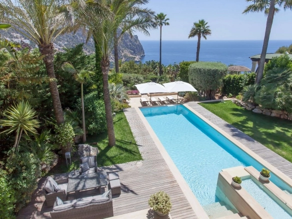 Villa Coral in Cala Llamp