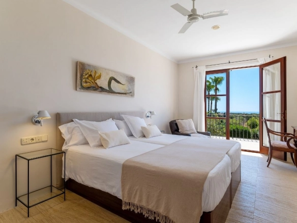 Guest bedroom Villa Oro Mallorca