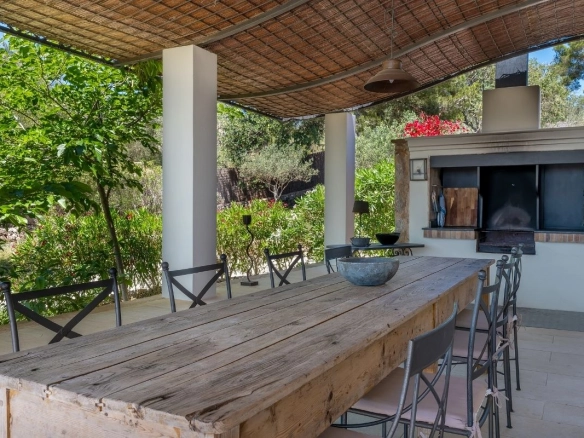 Exterior dining area Villa Oro Mallorca