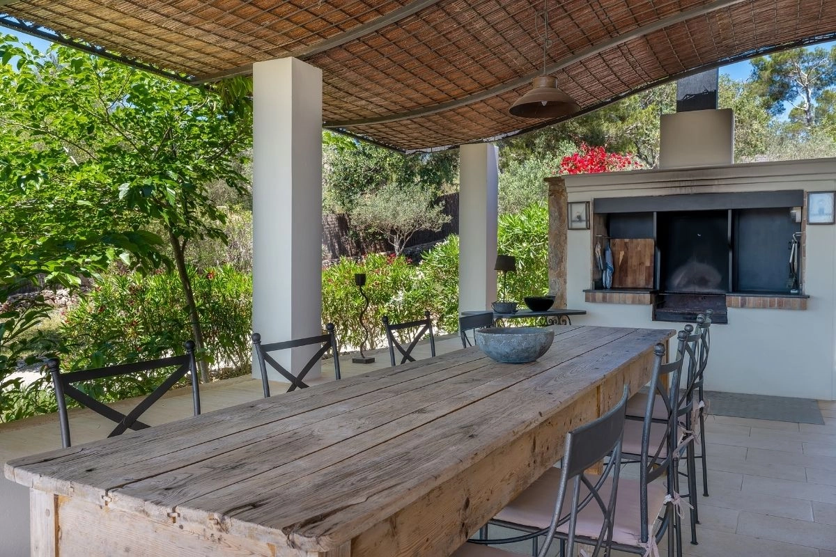 Exterior dining area Villa Oro Mallorca