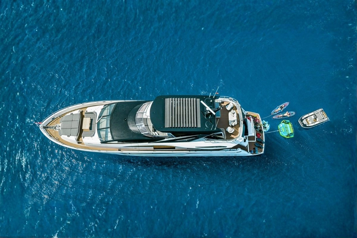 Motor yacht Sunseeker 88 Junior in Mallorca