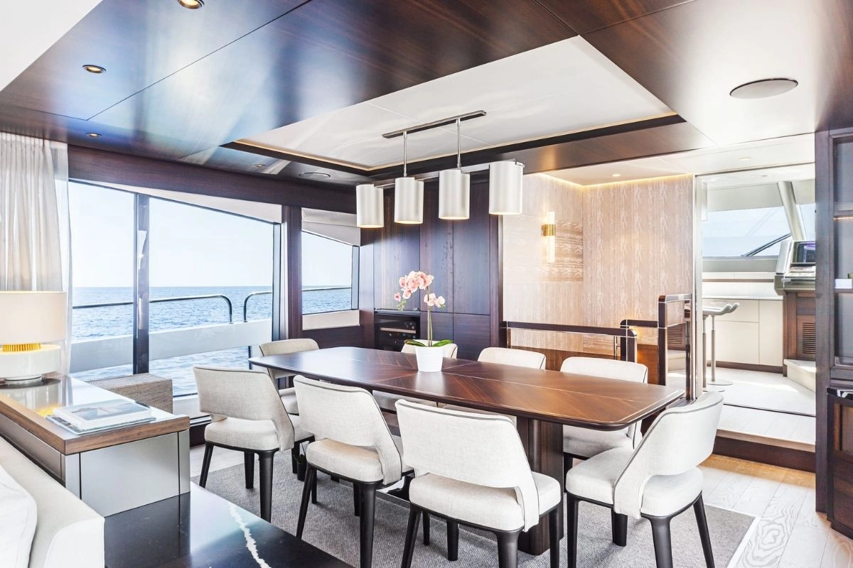 Dining area of Sunseeker 88 Junior
