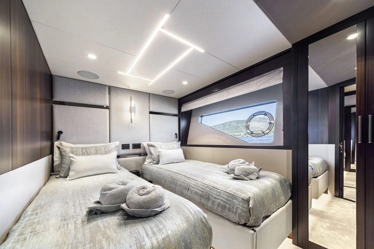 Guest suite of Sunseeker 88 Junior