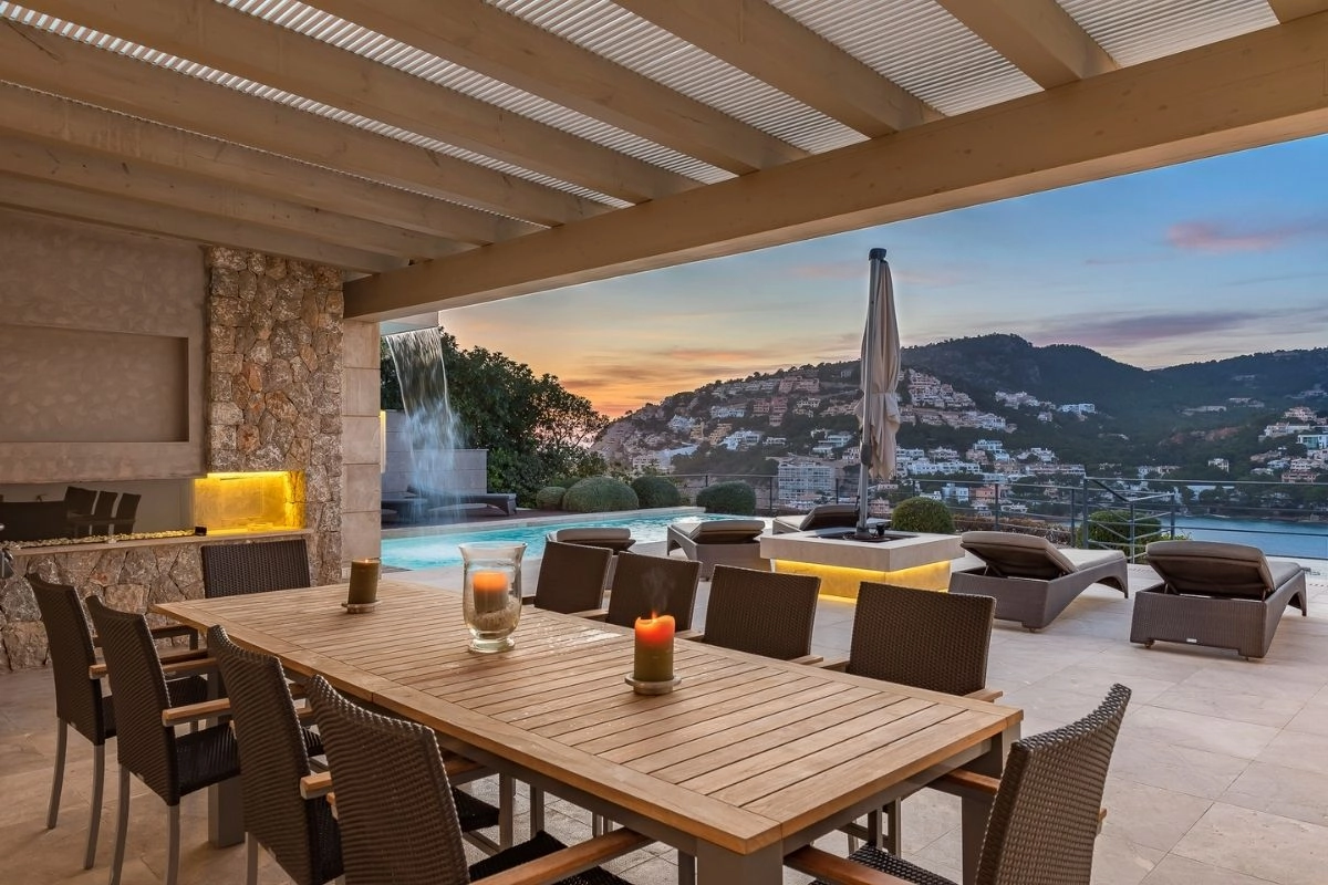 Sunset dining at Villa Vista Mar y Vent in Port d'Andratx