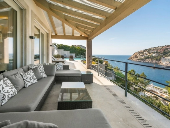 Terrace of Villa Vista Mar y Vent in Port d'Andratx