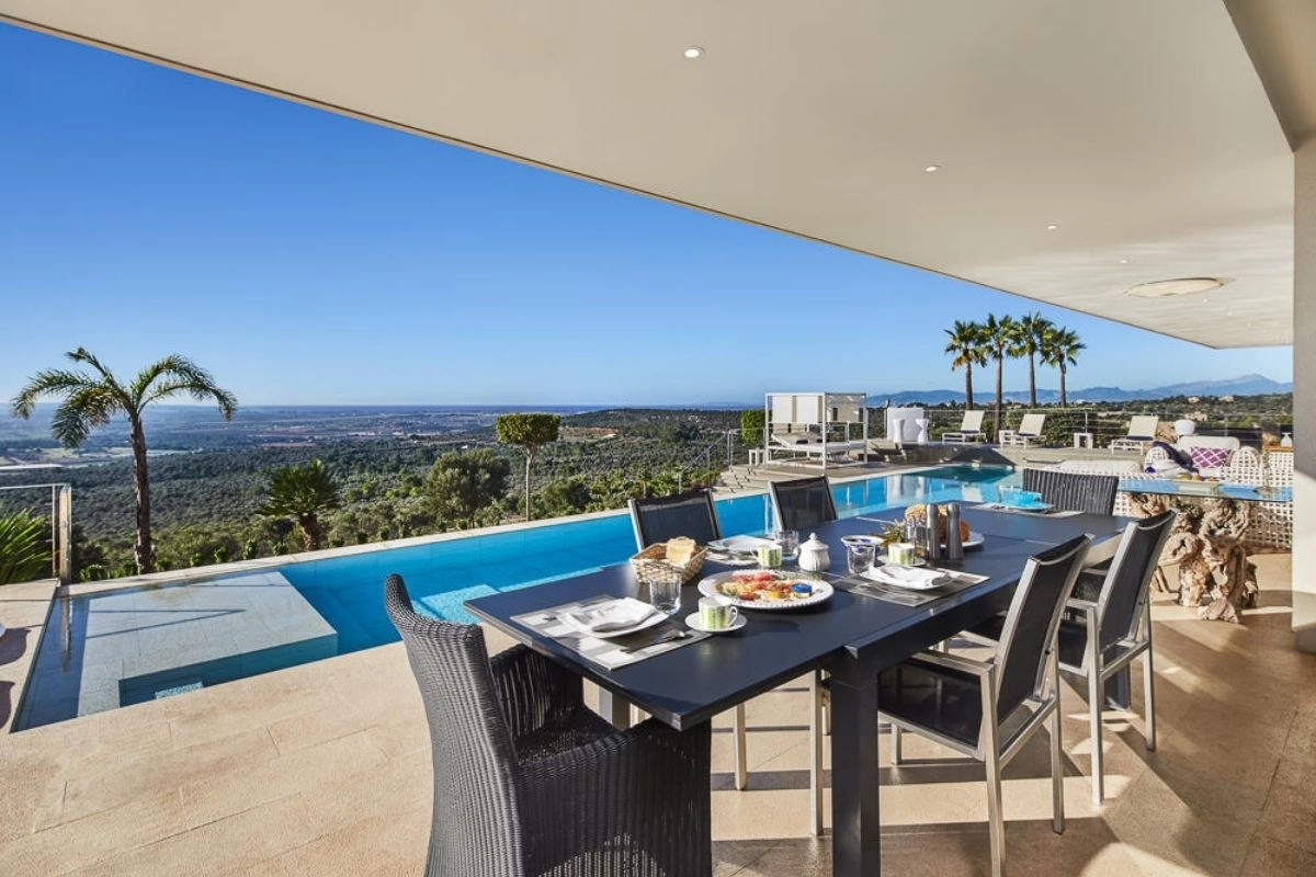 Dining area of Villa Maravilles
