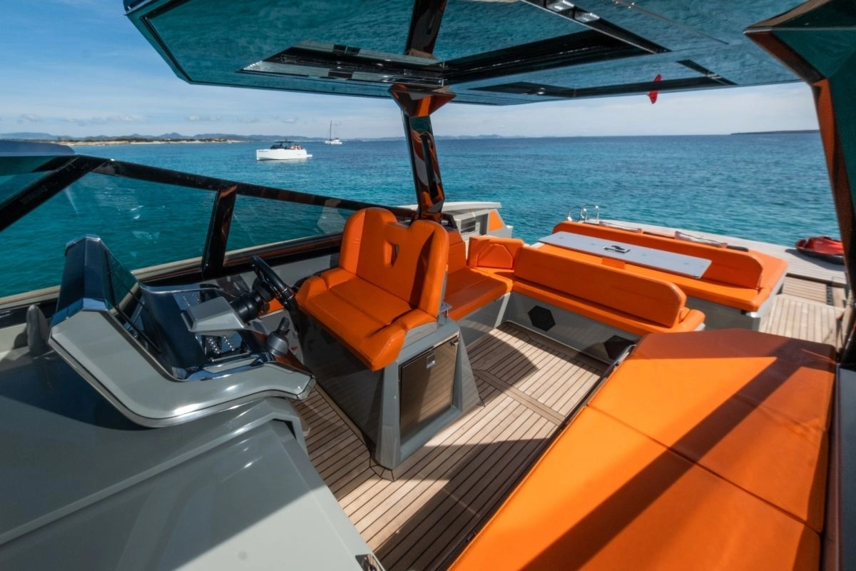 Charter yacht Evo 43 Mistral in Ibiza