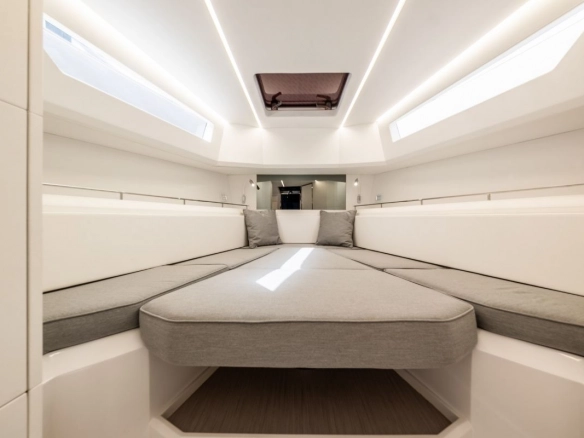 Charter yacht Evo 43 Mistral interior