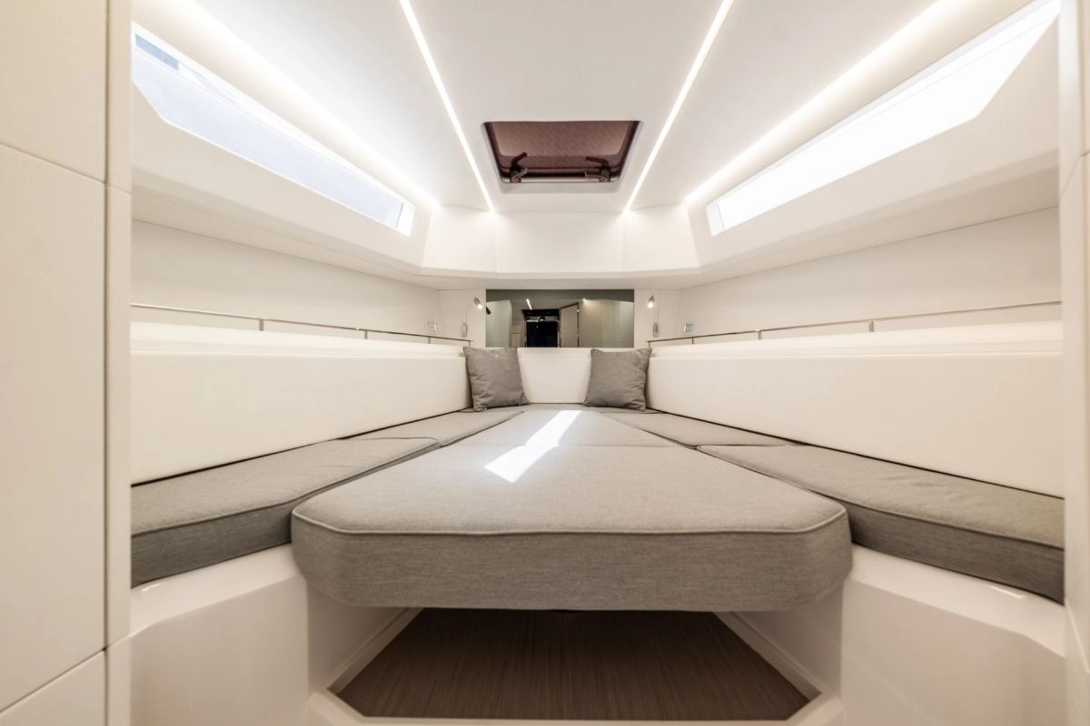 Charter yacht Evo 43 Mistral interior
