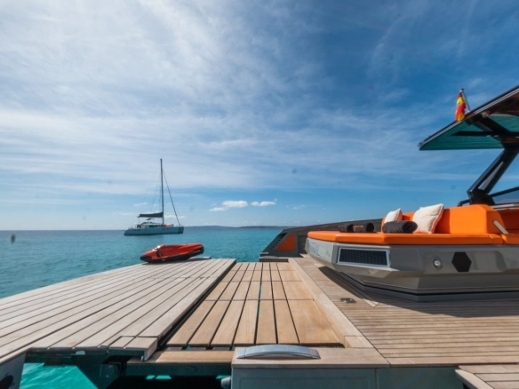 Charter yacht Evo 43 Mistral in Ibiza