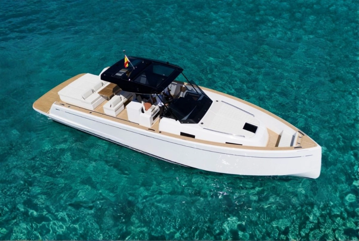 Charter yacht Pardo 43 Yaaas in Ibiza
