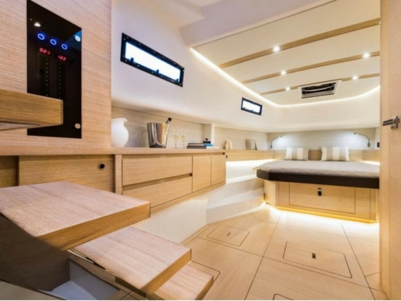Interior of charter yacht Pardo 43 Yaaas in Ibiza