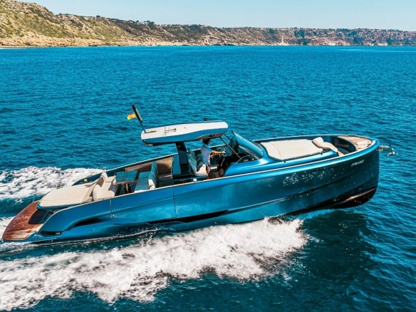 Charter yacht Solaris Power 44 Copito de Nieve in Mallorca