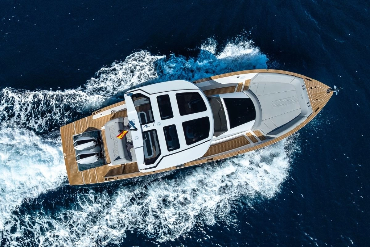 Charter yacht Tesoro T40 Outboard GTS in Mallorca