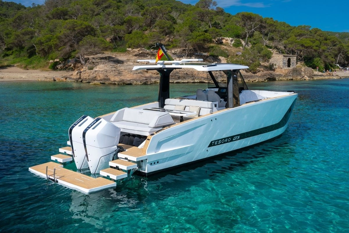Charter yacht Tesoro T40 Outboard GTS in Mallorca
